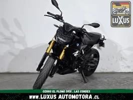 Alternative view of BMW G310 R 2025