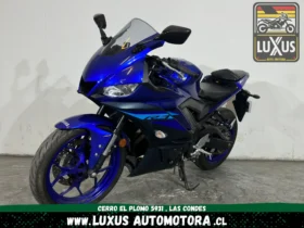 Alternative view of Yamaha R3 2025